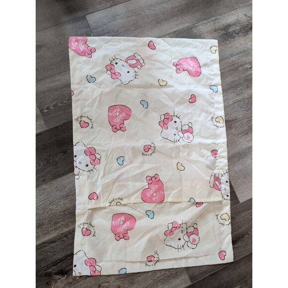 Hello Kitty Pillowcase Soft 100% Fabric, Breathable & Machine Washable 1 Piece - Picture 1 of 2